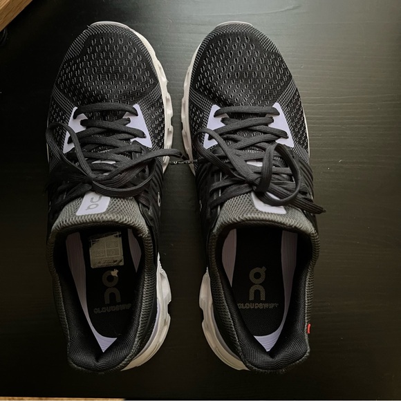 On Running - like new Cloudswift shoes - Picture 5 of 7